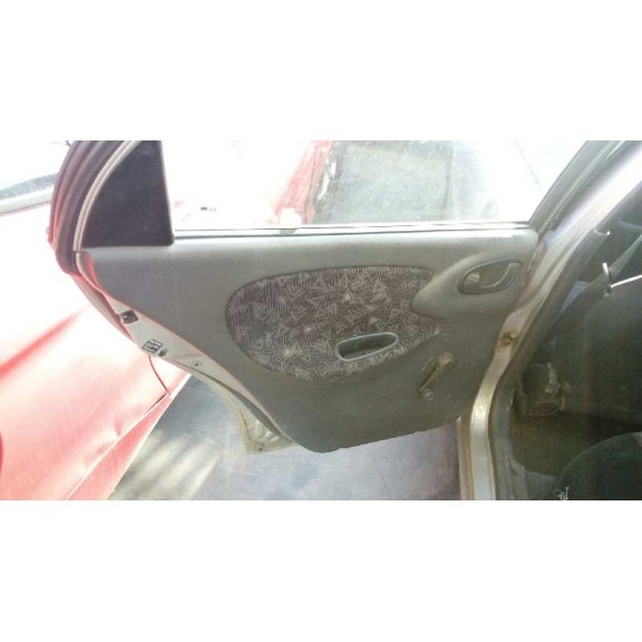 daewoo lanos del año 2001