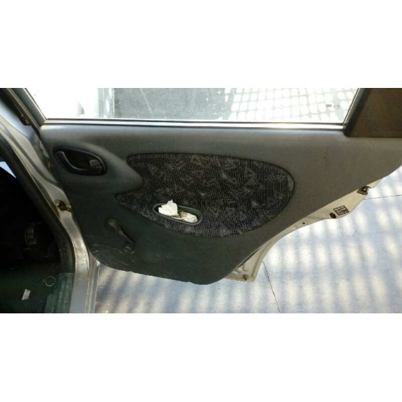 daewoo lanos del año 2001