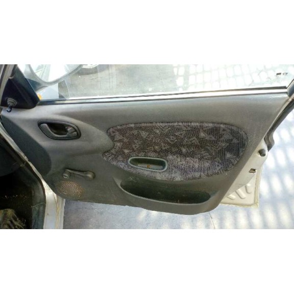 daewoo lanos del año 2001