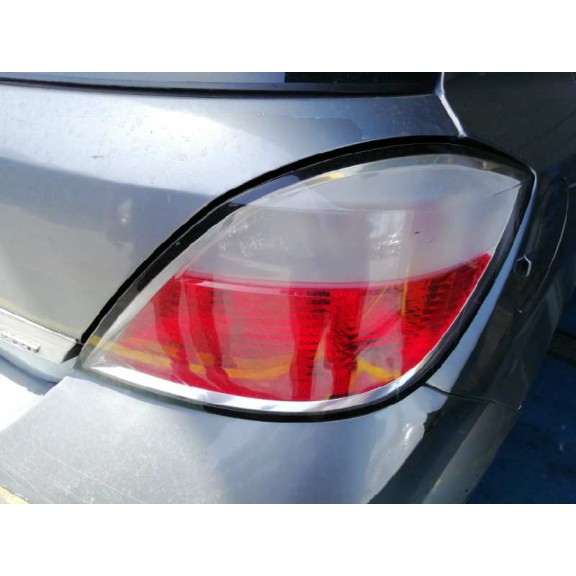 opel astra h berlina del año 2004