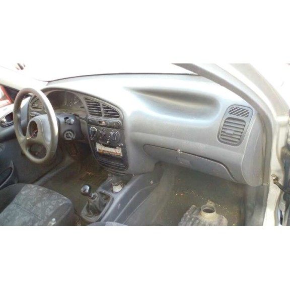 daewoo lanos del año 2001