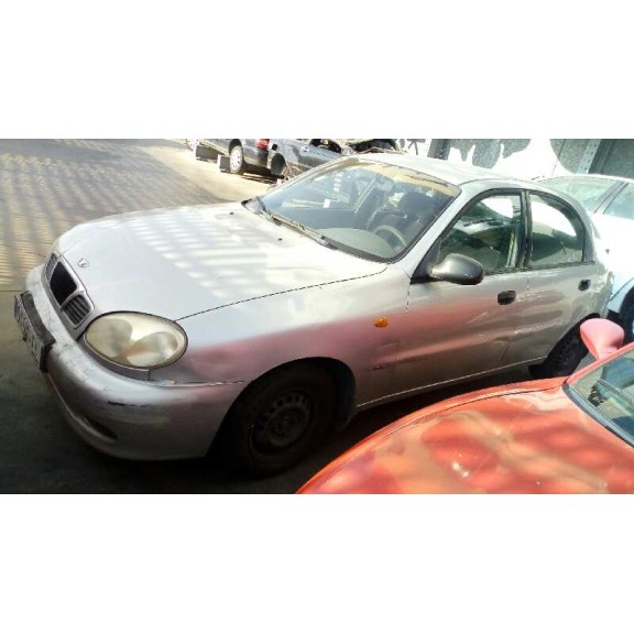 daewoo lanos del año 2001