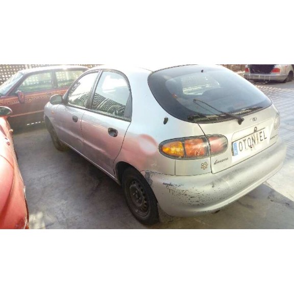 daewoo lanos del año 2001