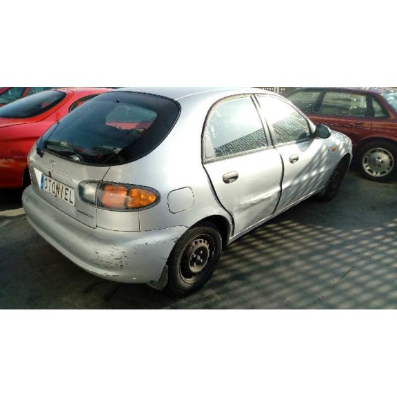daewoo lanos del año 2001