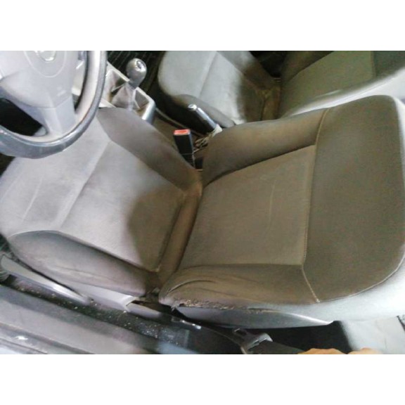 opel astra h berlina del año 2004