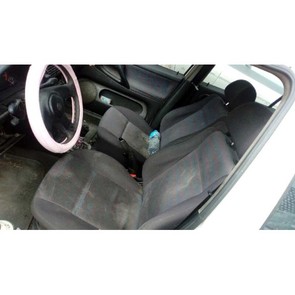 volkswagen polo berlina (6n1) del año 1997