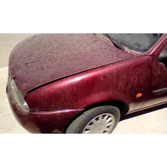 ford fiesta berlina del año 1998