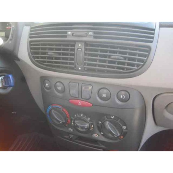 fiat punto berlina (188) del año 2001