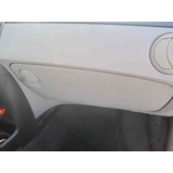 fiat punto berlina (188) del año 2001