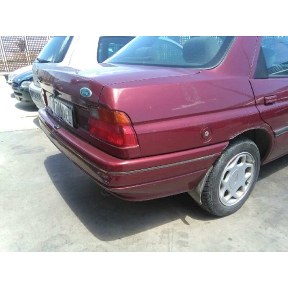 ford escort berlina del año 1993