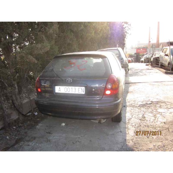 toyota corolla (e11) del año 2000