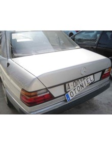 mercedes-benz clase e (w124) berlina del año 1990 2