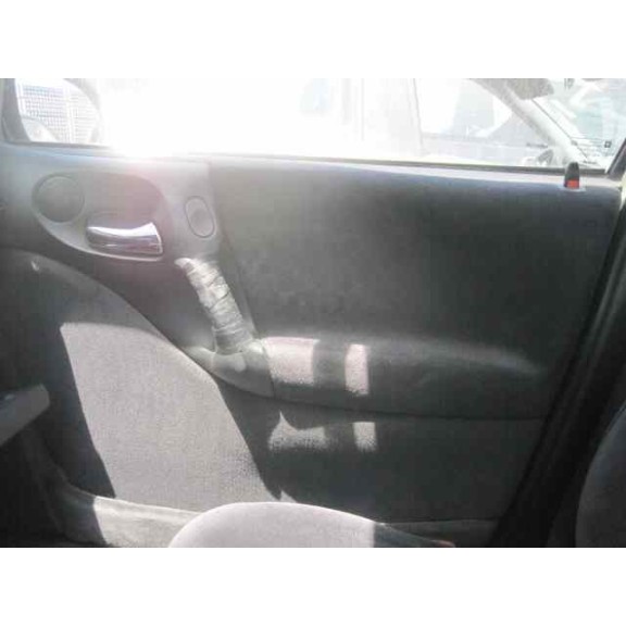 opel vectra b berlina del año 2001