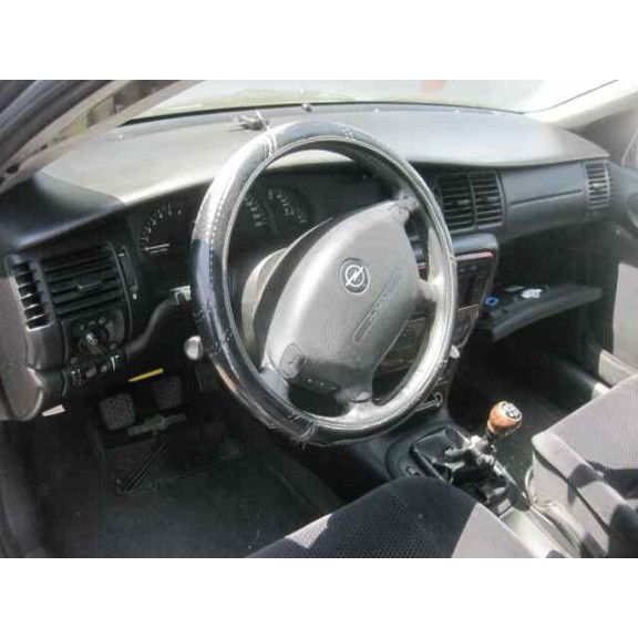 opel vectra b berlina del año 2001