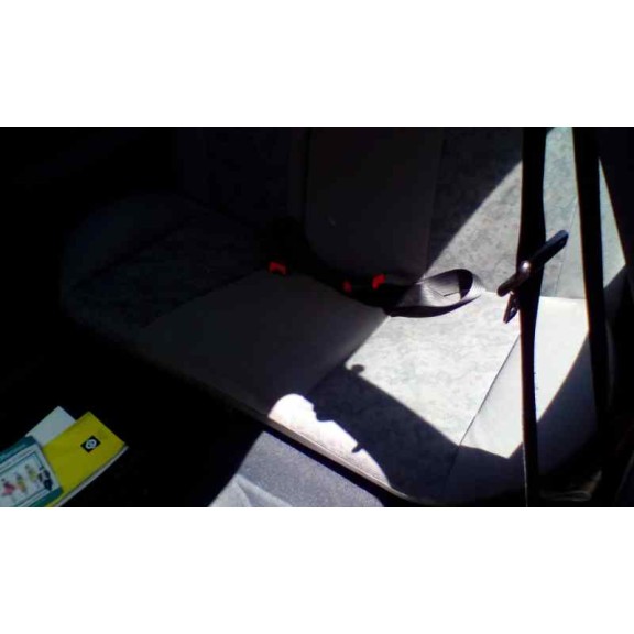 ford fiesta berlina del año 1998