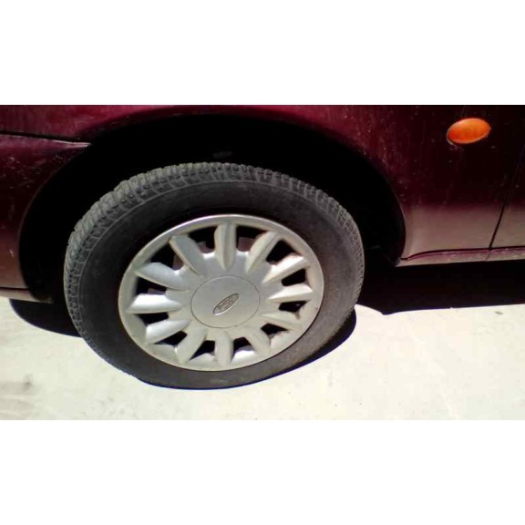 ford fiesta berlina del año 1998