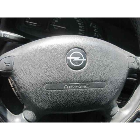 opel vectra b berlina del año 2001