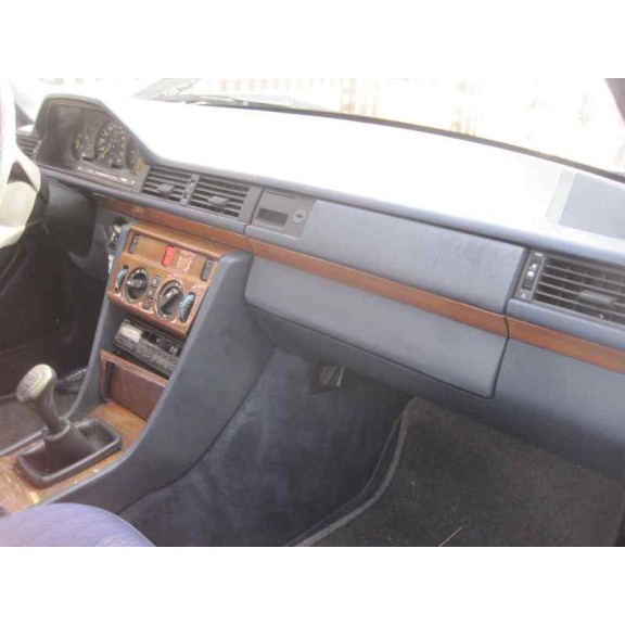 mercedes-benz clase e (w124) berlina del año 1990