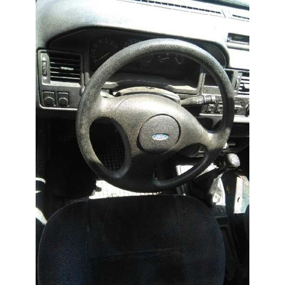 ford escort berlina del año 1993