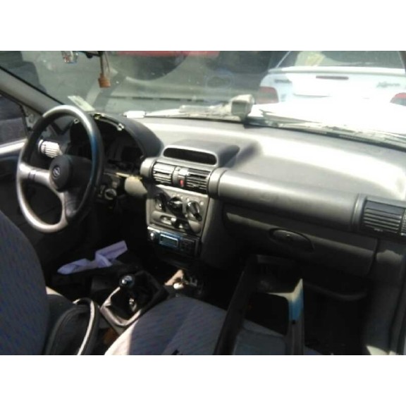 opel corsa b del año 1996