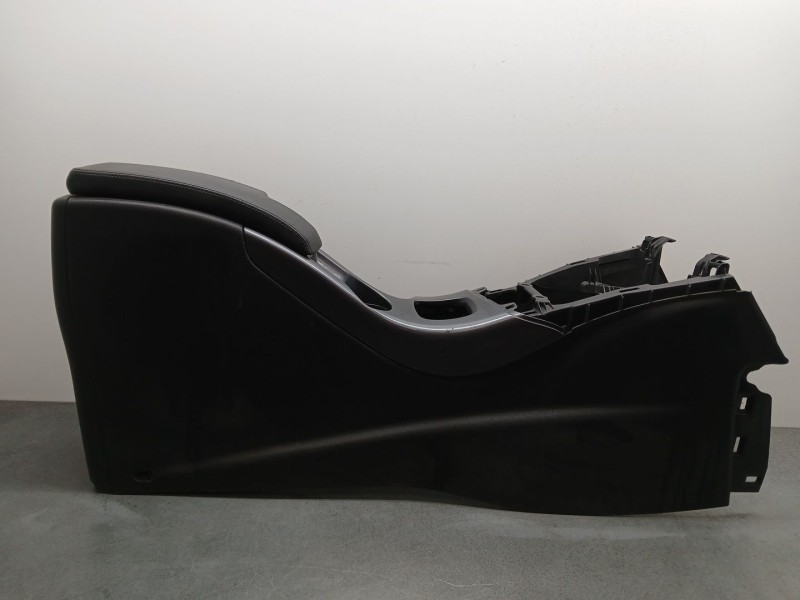 Recambio de apoyabrazos central para renault scenic iii expression referencia OEM IAM 969101821r CUERO NEGRO 