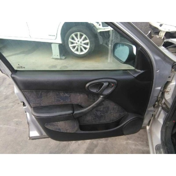 citroën xsara berlina del año 1999