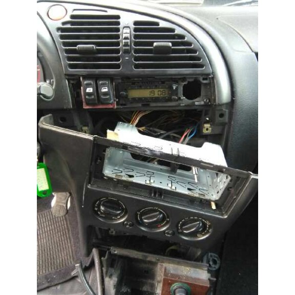 citroën xsara berlina del año 1999