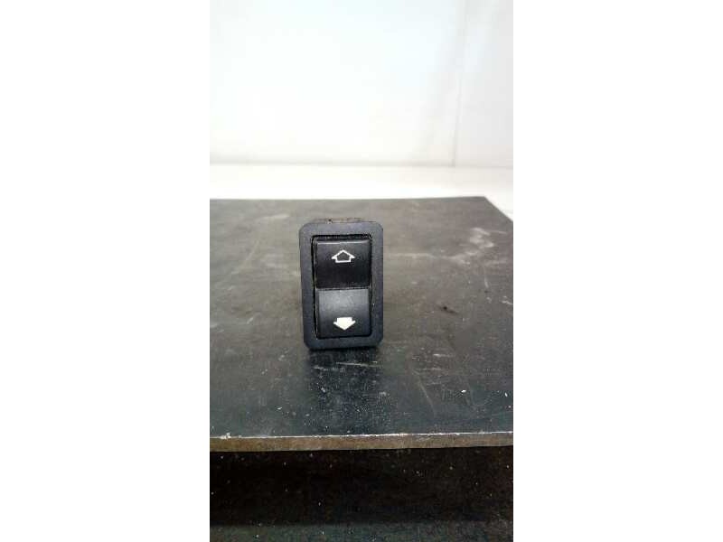 Recambio de mando elevalunas trasero derecho para bmw serie 5 berlina (e39) 520i referencia OEM IAM   