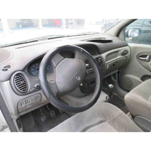 renault scenic (ja..) del año 2002