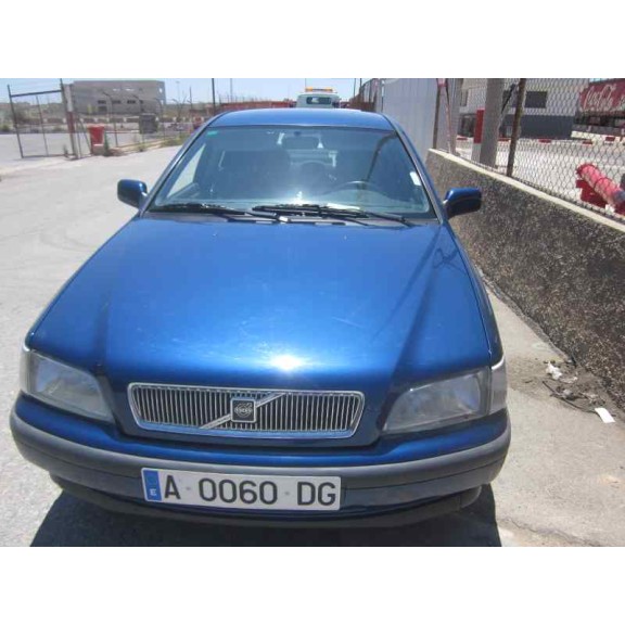 volvo s40 berlina del año 1995