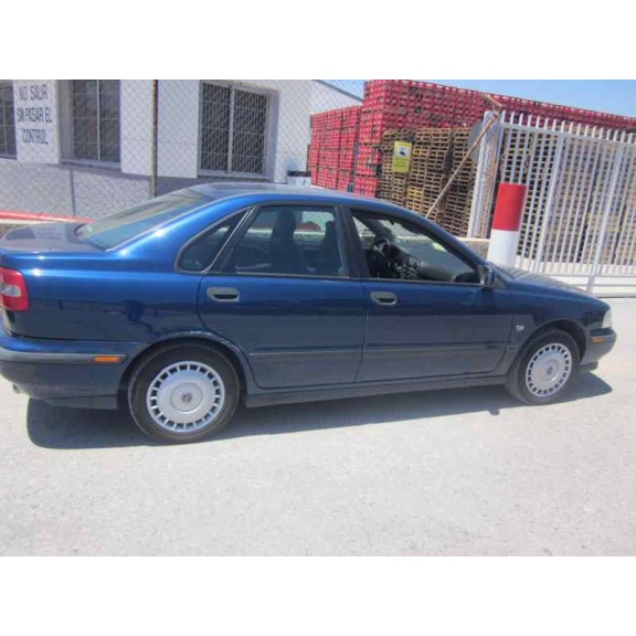 volvo s40 berlina del año 1995