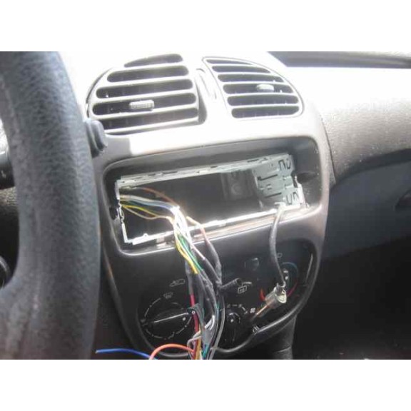 peugeot 206 berlina del año 1999