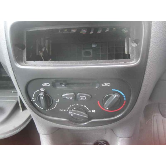 peugeot 206 berlina del año 2001