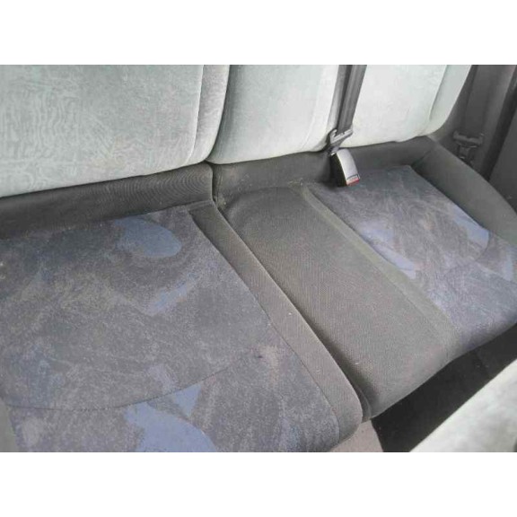 peugeot 206 berlina del año 2001