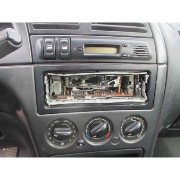 citroën xsara berlina del año 2000