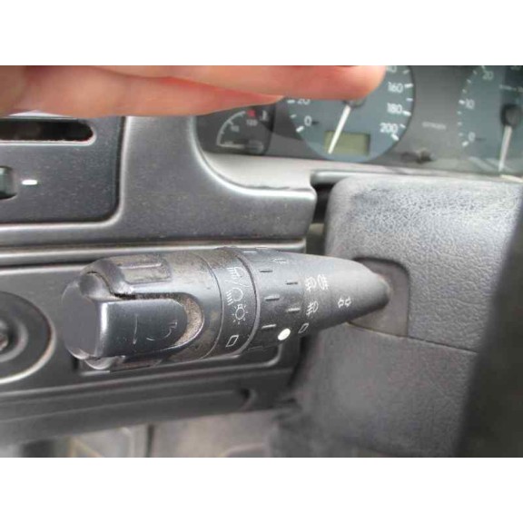 citroën xsara berlina del año 2000