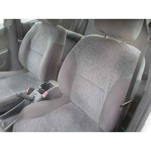 citroën xsara berlina del año 2000