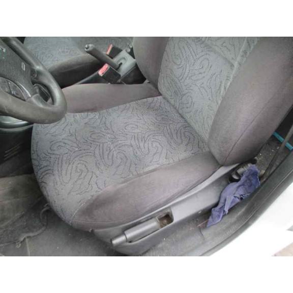 citroën xsara berlina del año 2000