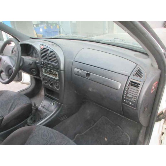 citroën xsara berlina del año 2000