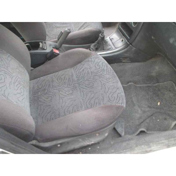 citroën xsara berlina del año 2000