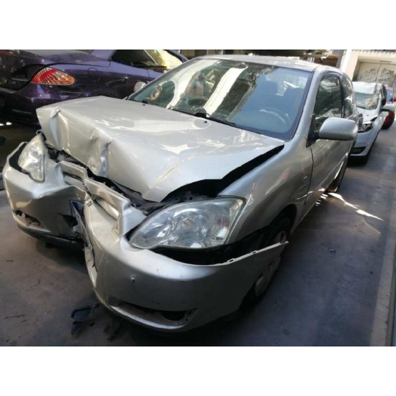 toyota corolla (e12) del año 2004