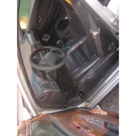 volvo s40 berlina del año 2000