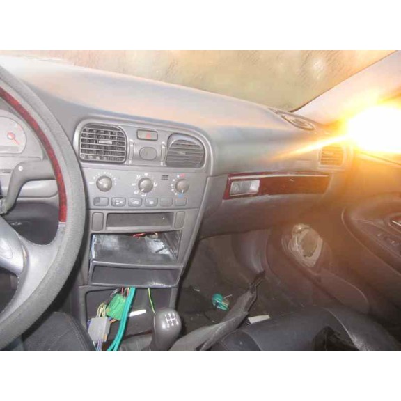 volvo s40 berlina del año 2000