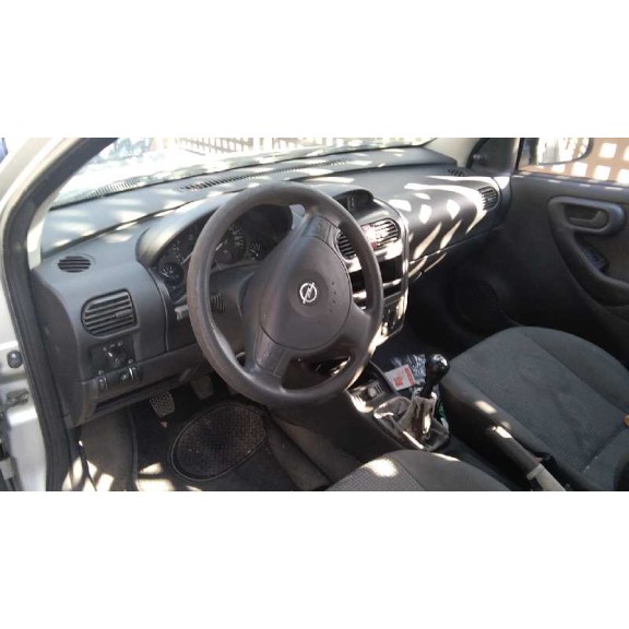opel corsa c del año 2002