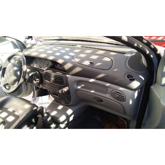 renault scenic (ja..) del año 2002