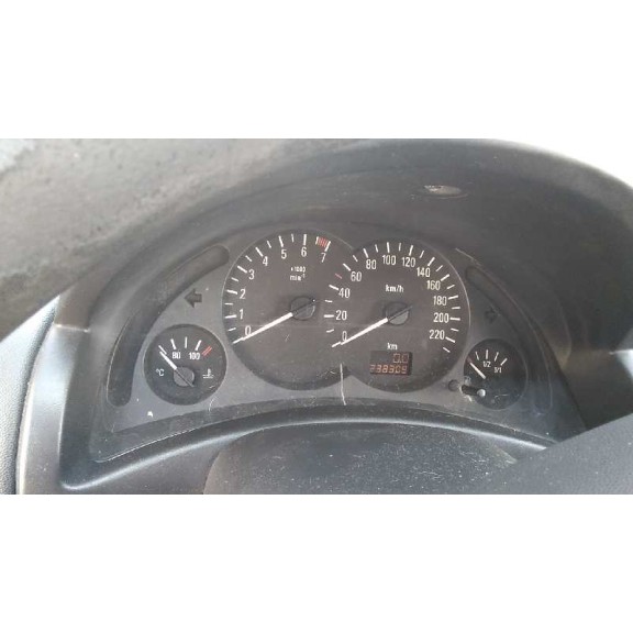 opel corsa c del año 2002