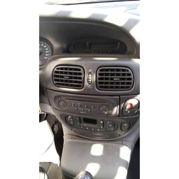 renault scenic (ja..) del año 2002