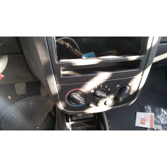 opel corsa c del año 2002