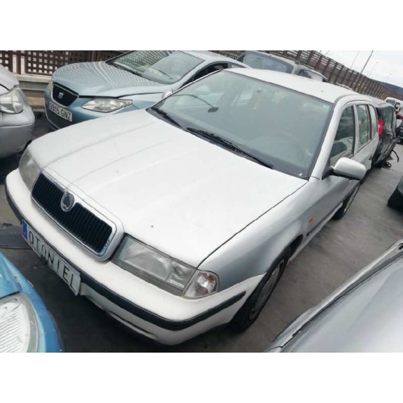 skoda octavia berlina (1u2) del año 1999