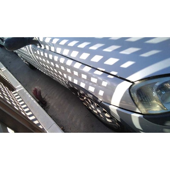 opel corsa c del año 2002